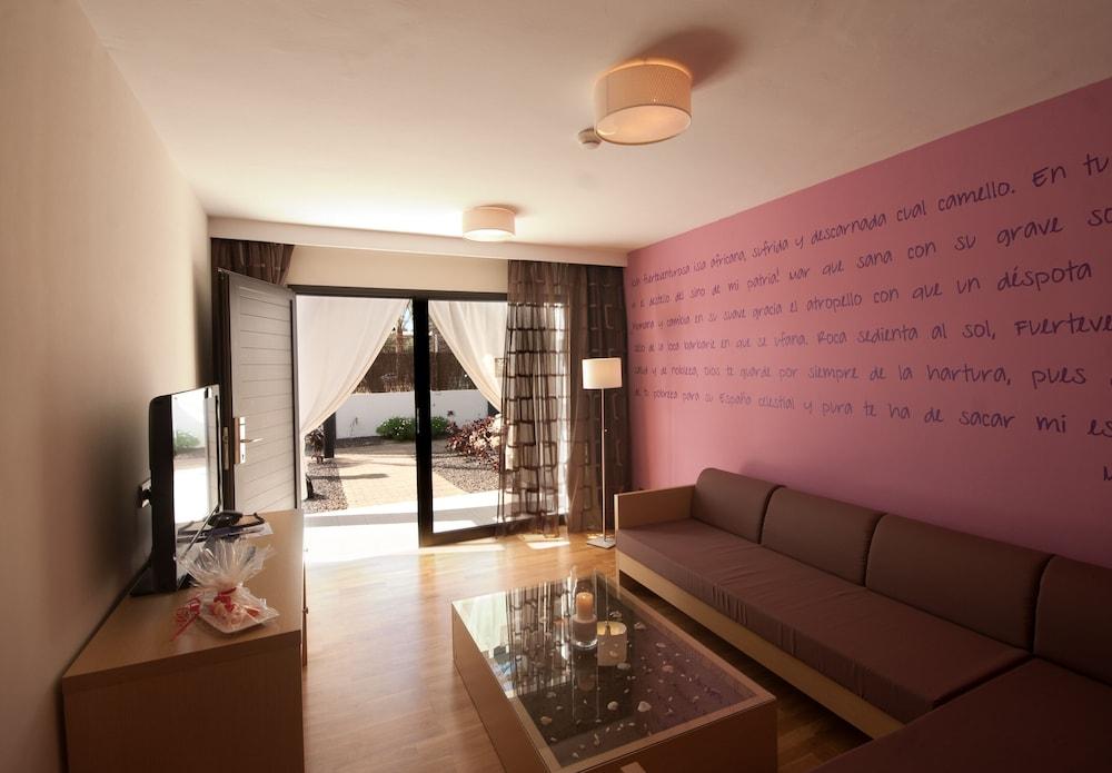R2 Romantic Fantasia Dreams & Suites Hotel (Adults Only) Tarajalejo Eksteriør bilde
